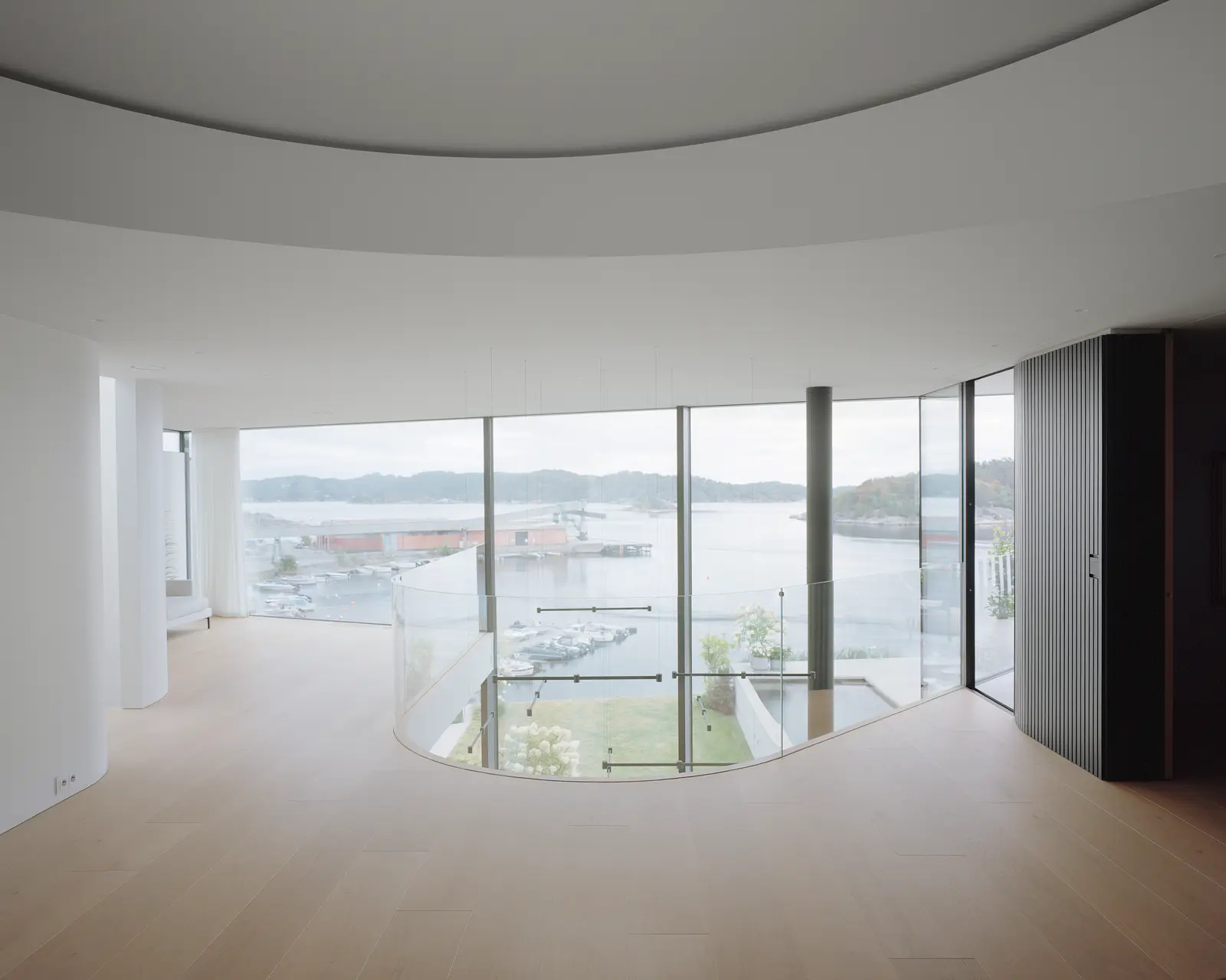 BH 13, Lillesand, Norge: Venuro pocket skyvedører, Reynaers Masterline 8 og Vitrocsa (bilde 11 av 16)